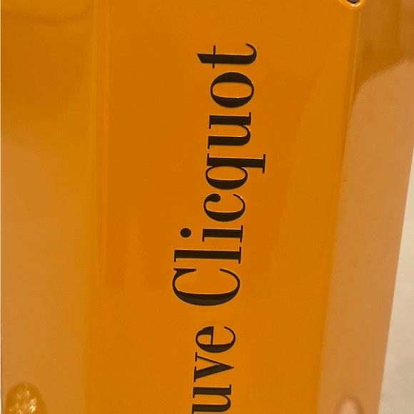 Veuve Cliquot Metal Pencil Champagne Chiller Container - Picture 3 of 3